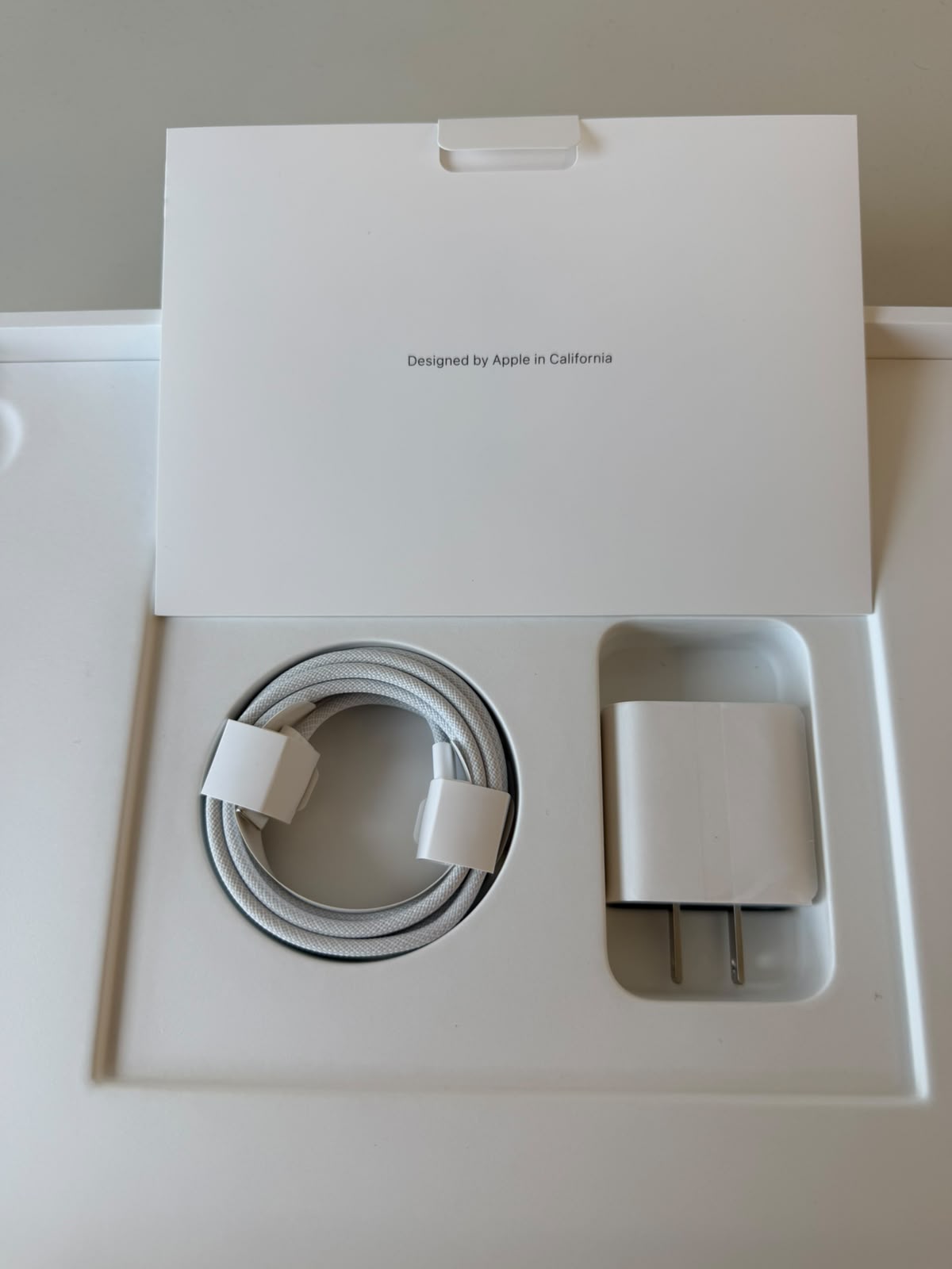 MacBook Neo 8GB 256GB Índigo -  Seminovo